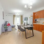 Διαμέρισμα Toli *
