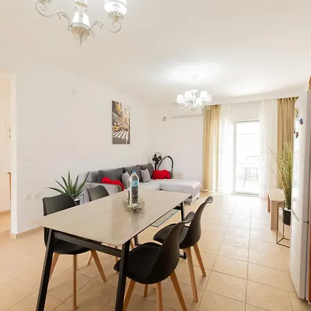 Toli Appartement *